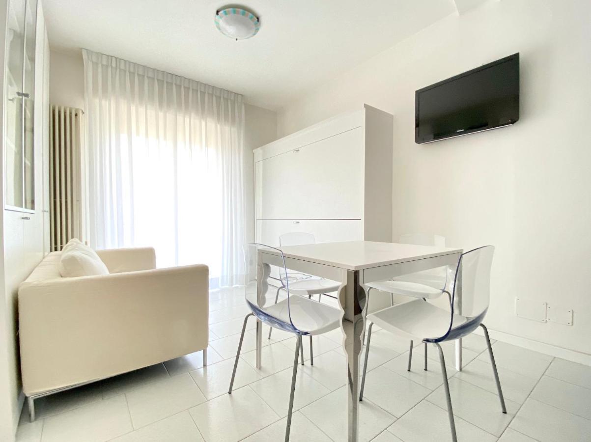 Appartamenti Cristina Carraro Immobiliare - Family Apartments リド・ディ・イエゾロ エクステリア 写真